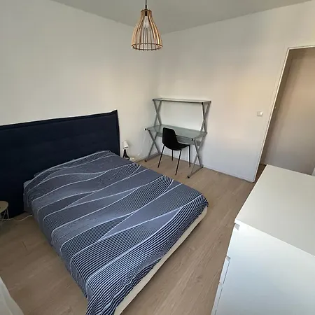 Le Fossie - Grand T2 - Basique Propre Et Fonctionnel Avec Parking Apartment Pau